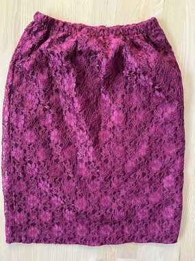 Vintage 80’s lace stretch skirt- lined - M